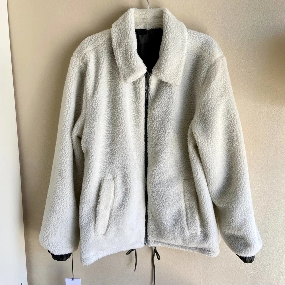 Men’s UGG Green Camo Fleece Waterproof Jacket - Picture 7 of 9